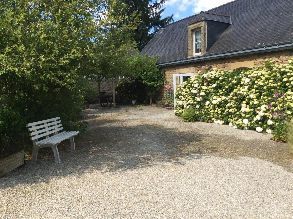 Le Gite De L'Araucaria Ploërdut Exterior foto